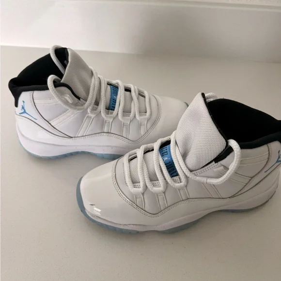 Aid Jordan Retro 11 Youth White and Blue Sneakers - Size 5 - Picture 9 of 10